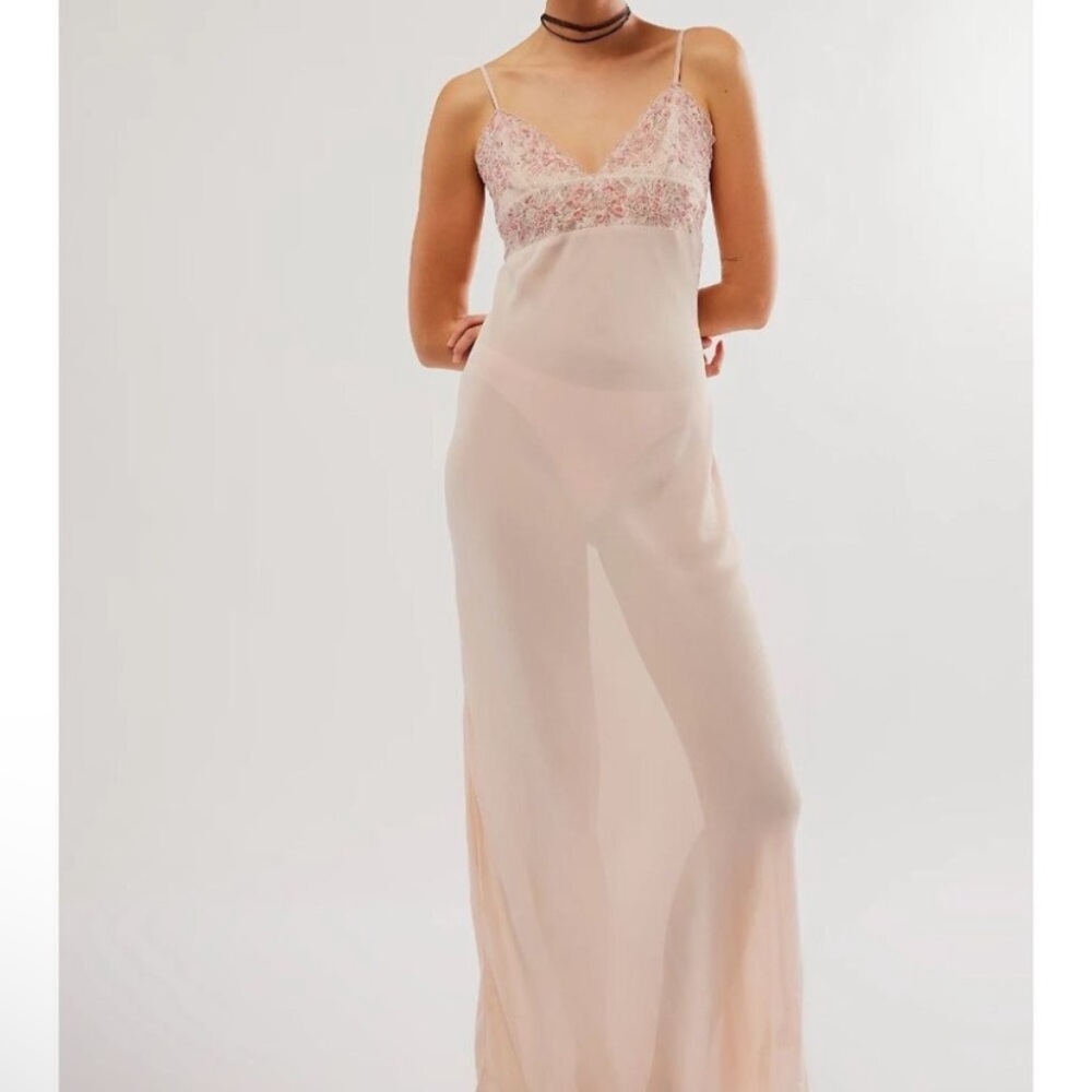 Elegant Pink Lace Maxi Dress